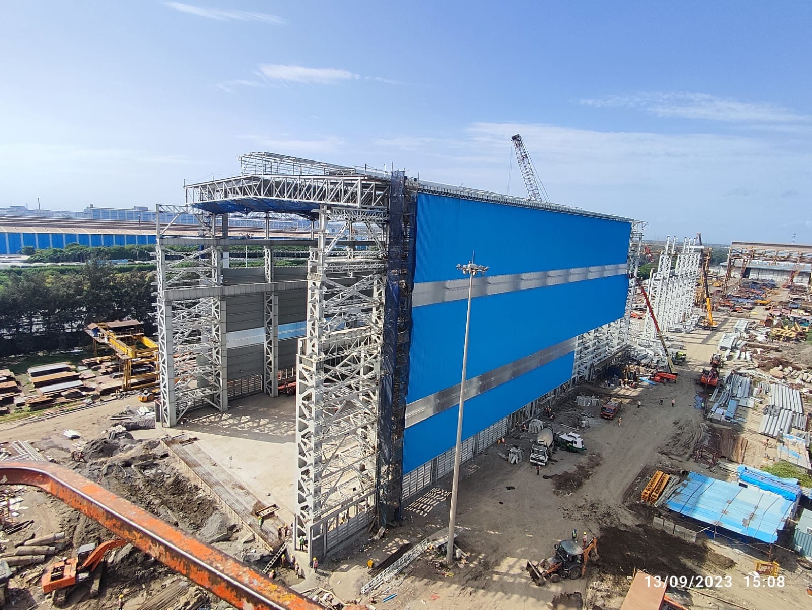 Architectural Kalzip standing seam roofing for IICC New Delhi: Specialized large-span aluminum building envelope by Rishonn & Reyansh for India's premier convention landmark.